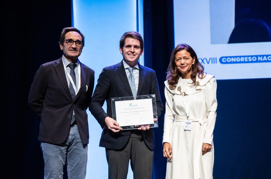 Premio a los dos MEJORES ARTICULOS PUBLICADOS POR JÓVENES AUTORES (Early research career) en la REVISTA Spanish Journal of Psychiatry and Mental Health. Al Dr. Juan Pablo Chart Pascual, por el artículo “Retinal thickness: A window into cognitive impairment in bipolar disorder”.