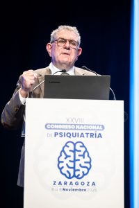 El Dr. Manuel Martín, durante su sesión plenaria en el XXVIII Congreso Nacional de Psiquiatría.