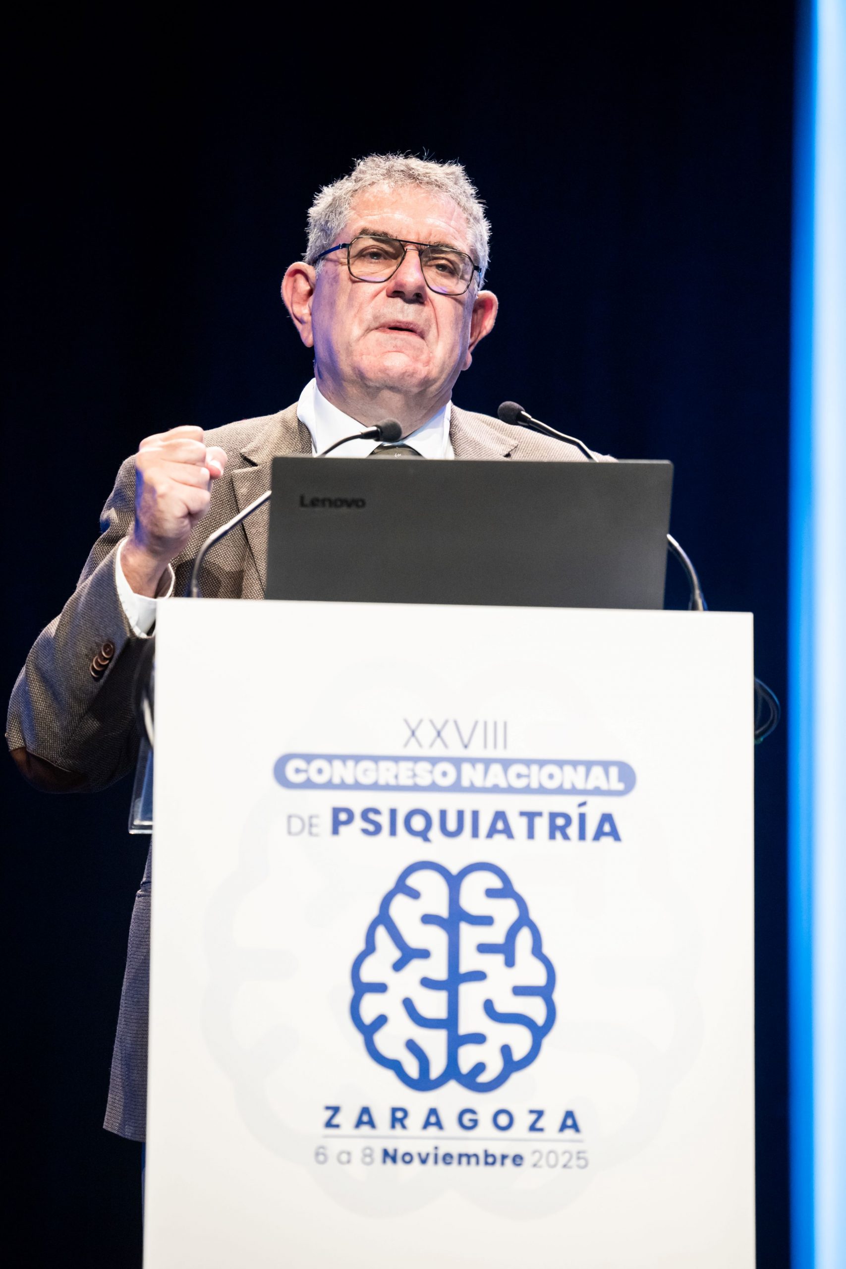 El Dr. Manuel Martín, durante su sesión plenaria en el XXVIII Congreso Nacional de Psiquiatría.