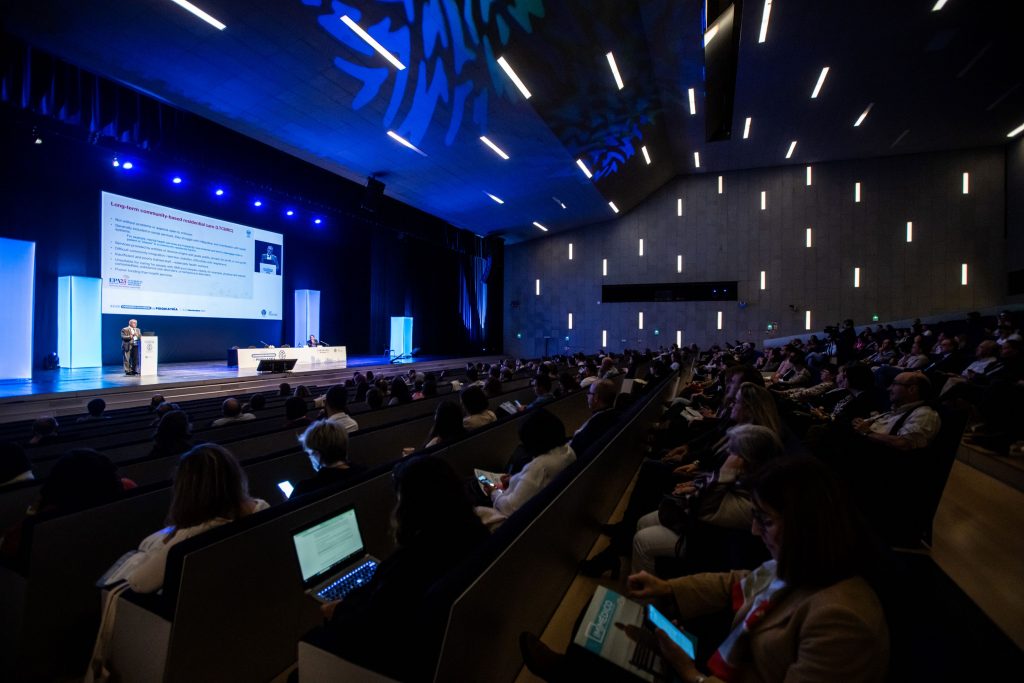 El Dr. Manuel Martín, durante su sesión plenaria en el XXVIII Congreso Nacional de Psiquiatría.