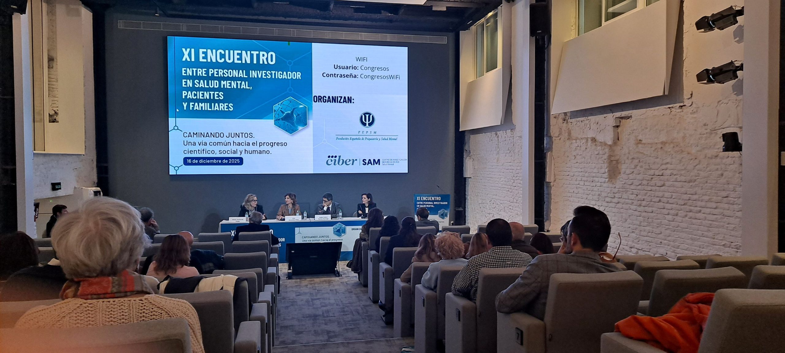 De izda. a dcha.: María Fernanda Prado, directora general de Johnson & Johnson Innovative Medicine para España y Portugal; Dra. Ana González Pinto, directora científica de CIBERSAM y patrona de la FEPSM; Dr. Josep Antoni Ramos, patrono de la FEPSM y miembro del Comité de Dirección de CIBERSAM; e Isabel Pineros, directora del Departamento de Prestación Farmacéutica y Acceso a los Medicamentos de Farmaindustria.